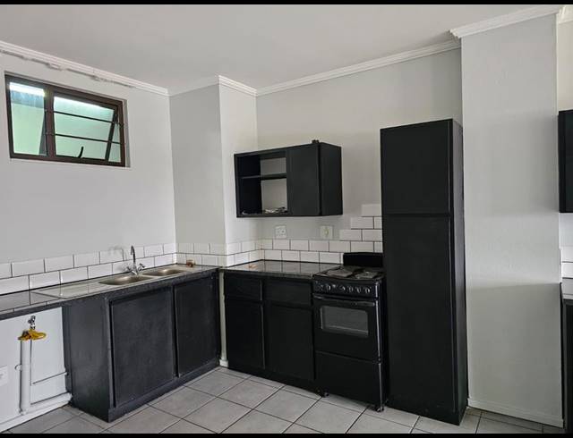 2 BEDROOM PROPERTY TO RENT IN FLORIDA